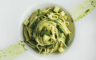 Espaguetis de Calabacín con Pesto y Espárragos